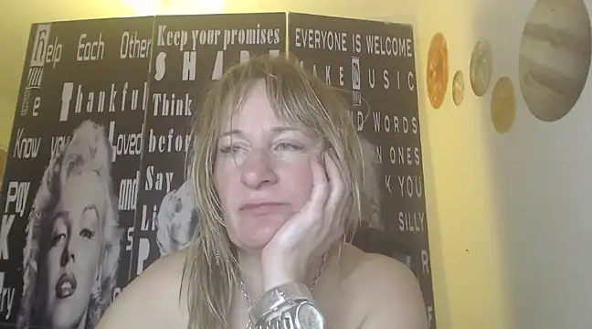 Snapshot of BettyDavisX chatting on 12-14-24, 03:18 BettyDavisX online show from 12-14-24, 03:18