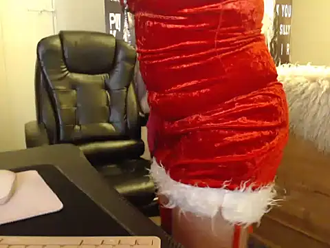 Snapshot of BettyDavisX chatting on 12-20-24, 11:16 BettyDavisX online show from 12-20-24, 11:16