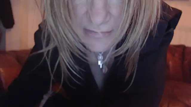 Snapshot of BettyDavisX chatting on 03-23-25, 02:26 BettyDavisX online show from 03-23-25, 02:26