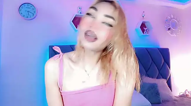 Hallyhott online show from 12-07-24, 12:35