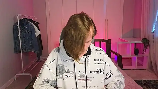 nikompell online show from 03-18-25, 03:09