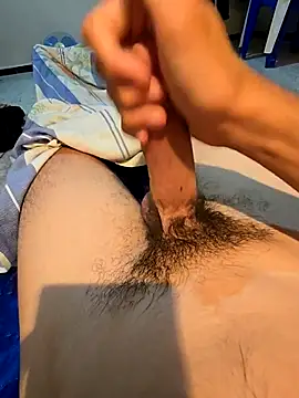 Snapshot of Imtoop22cm chatting on 09-13-25, 01:38 Imtoop22cm online show from 09-13-25, 01:38