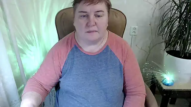 Snapshot of Limonka-Fire chatting on 01-07-25, 07:06 Limonka-Fire online show from 01-07-25, 07:06