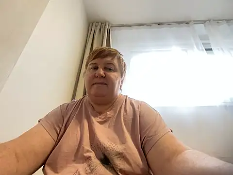 Snapshot of Limonka-Fire chatting on 02-06-25, 01:43 Limonka-Fire online show from 02-06-25, 01:43