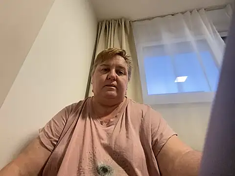 Snapshot of Limonka-Fire chatting on 02-08-25, 04:25 Limonka-Fire online show from 02-08-25, 04:25