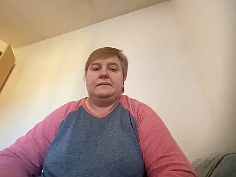 Snapshot of Limonka-Fire chatting on 02-18-25, 03:32 Limonka-Fire online show from 02-18-25, 03:32