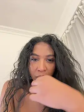 Snapshot of IamCrystal2 chatting on 05-16-26, 01:13 IamCrystal2 online show from 05-16-26, 01:13