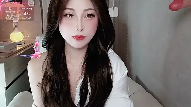 Snapshot of Blossom-666 chatting on 02-07-26, 07:23 Blossom-666 online show from 02-07-26, 07:23