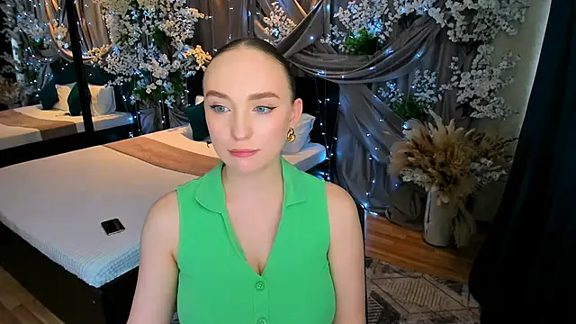 Snapshot of TrueReincarnation chatting on 03-17-25, 07:13 TrueReincarnation online show from 03-17-25, 07:13