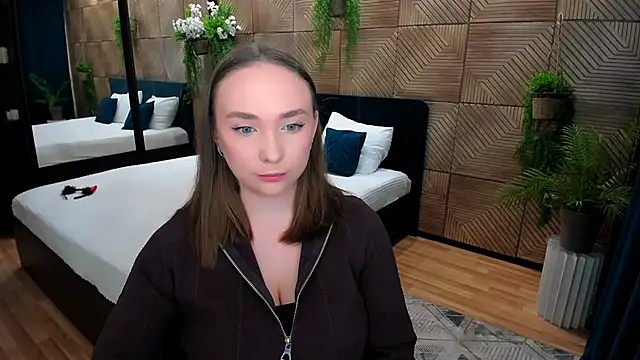 Snapshot of TrueReincarnation chatting on 10-18-25, 10:16 TrueReincarnation online show from 10-18-25, 10:16