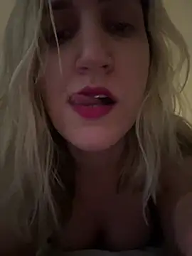 Snapshot of Bia_sexynovaes chatting on 01-08-25, 04:11 Bia sexynovaes online show from 01-08-25, 04:11
