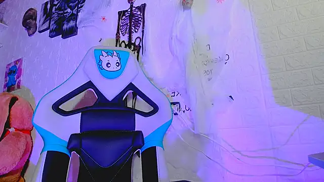 missycanoo online show from 10-14-25, 01:17