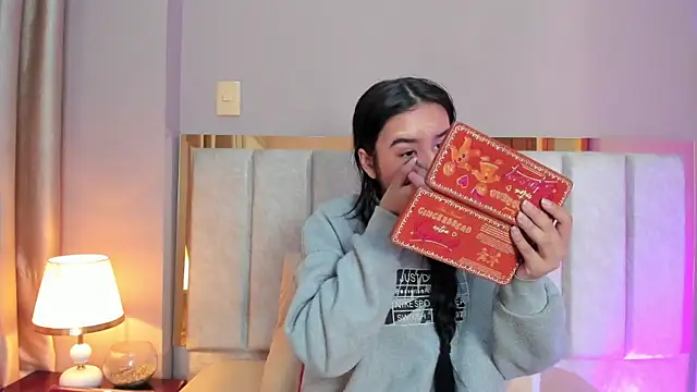 Snapshot of LaraGoldd chatting on 02-07-26, 12:36 LaraGoldd online show from 02-07-26, 12:36