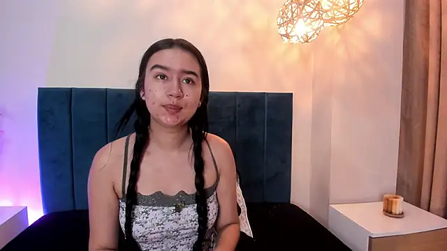 Snapshot of LaraGoldd chatting on 02-18-26, 12:50 LaraGoldd online show from 02-18-26, 12:50