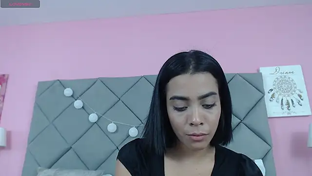 Snapshot of SaraSchmitt chatting on 01-30-25, 07:26 SaraSchmitt online show from 01-30-25, 07:26