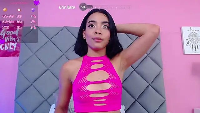 Snapshot of SaraSchmitt chatting on 02-07-25, 01:25 SaraSchmitt online show from 02-07-25, 01:25