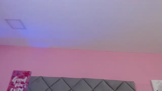 Snapshot of SaraSchmitt chatting on 02-08-25, 07:16 SaraSchmitt online show from 02-08-25, 07:16