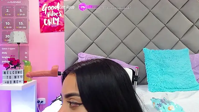 Snapshot of SaraSchmitt chatting on 02-22-25, 01:22 SaraSchmitt online show from 02-22-25, 01:22