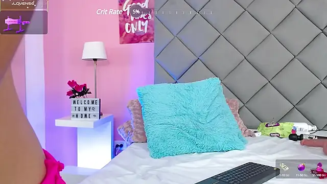 Snapshot of SaraSchmitt chatting on 02-27-25, 01:38 SaraSchmitt online show from 02-27-25, 01:38