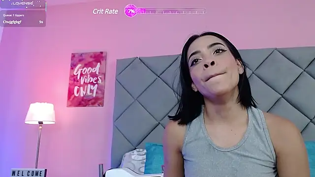 Snapshot of SaraSchmitt chatting on 03-05-25, 07:17 SaraSchmitt online show from 03-05-25, 07:17