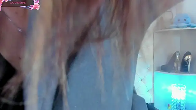  jade white  online show from 03-13-25, 12:35