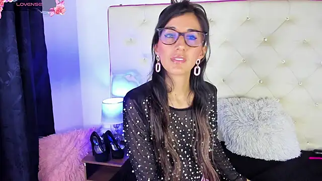  jade white  online show from 03-14-25, 12:51