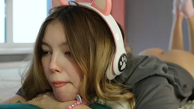 Snapshot of norakisses chatting on 03-12-25, 01:30 norakisses online show from 03-12-25, 01:30