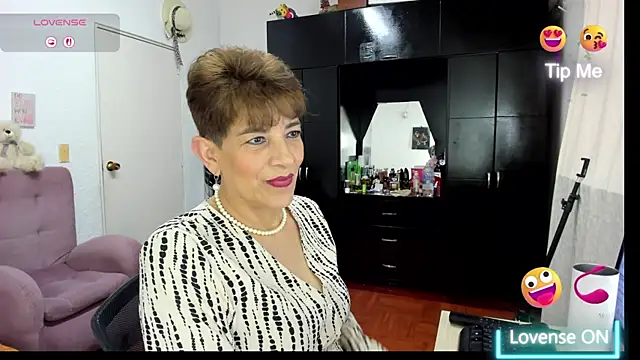 Angelina Stone 65 online show from 11-19-25, 10:10