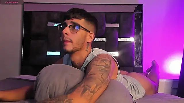 iamcamiloo  online show from 03-06-25, 12:54