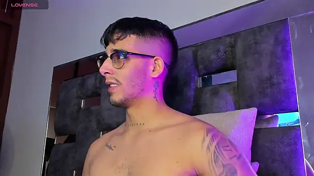 iamcamiloo  online show from 03-19-25, 12:48