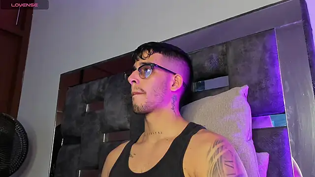 iamcamiloo  online show from 03-20-25, 12:51