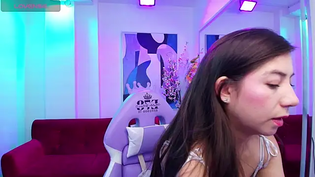 Ema louis  online show from 02-19-25, 10:23