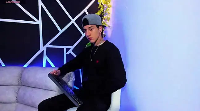 JUSTIN FULLER1 online show from 02-01-25, 02:58