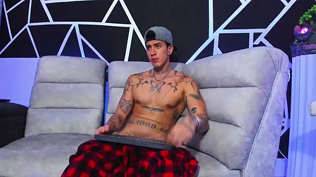 JUSTIN FULLER1 online show from 02-01-25, 10:55