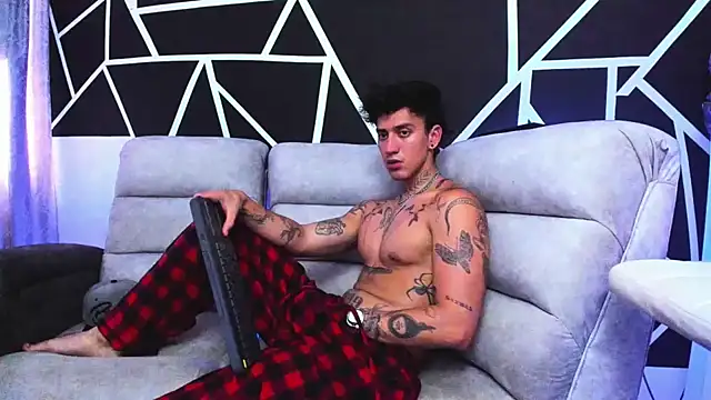 JUSTIN FULLER1 online show from 02-09-25, 08:24