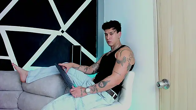 JUSTIN FULLER1 online show from 11-01-25, 07:27