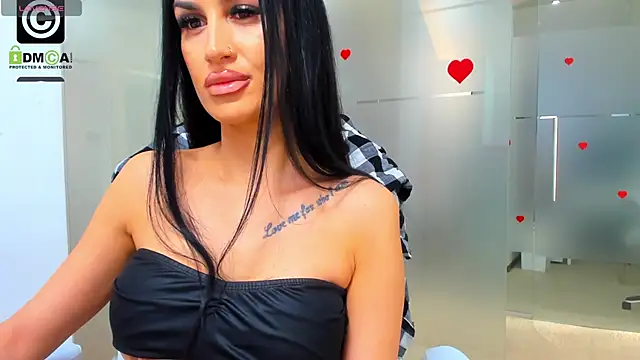 Queenrafaella online show from 03-06-26, 01:18