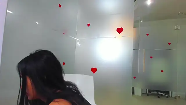 Queenrafaella online show from 05-15-26, 05:03