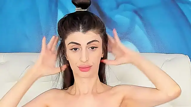 SkinnyDolly online show from 02-02-26, 10:08