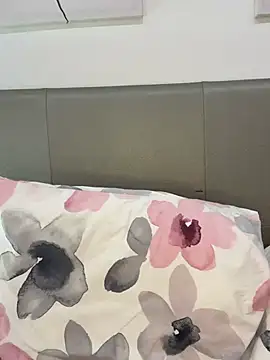 emma05 online show from 03-17-25, 07:04