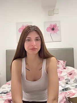 emma05 online show from 03-23-25, 05:21