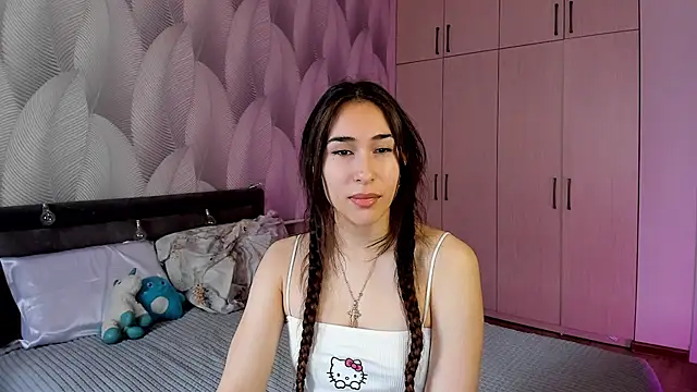 Snapshot of Bambiii_bby chatting on 12-10-24, 06:01 Bambiii bby online show from 12-10-24, 06:01