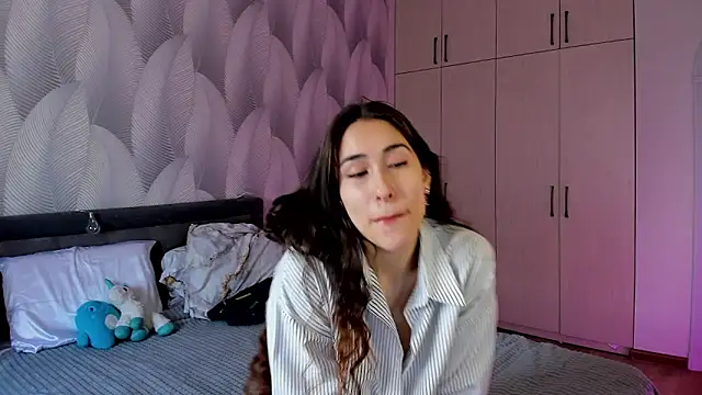 Snapshot of Bambiii_bby chatting on 12-22-24, 06:06 Bambiii bby online show from 12-22-24, 06:06