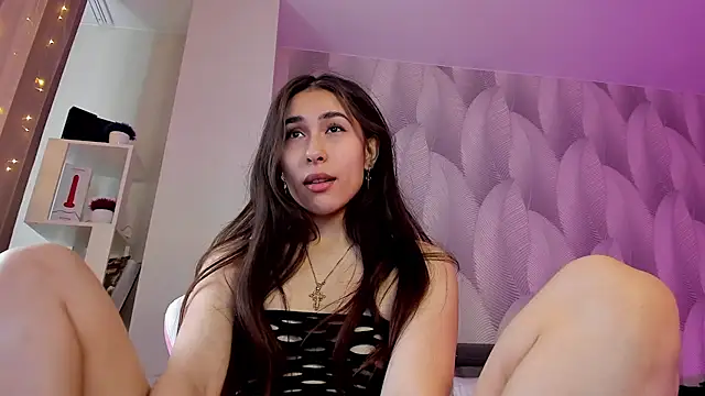 Snapshot of Bambiii_bby chatting on 01-12-25, 05:13 Bambiii bby online show from 01-12-25, 05:13