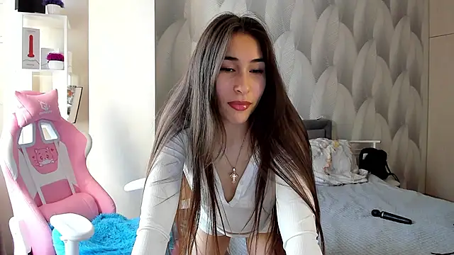 Snapshot of Bambiii_bby chatting on 01-15-25, 06:22 Bambiii bby online show from 01-15-25, 06:22