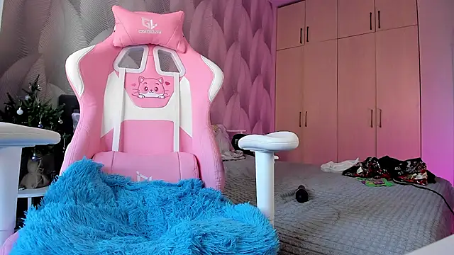 Snapshot of Bambiii_bby chatting on 01-15-25, 09:24 Bambiii bby online show from 01-15-25, 09:24