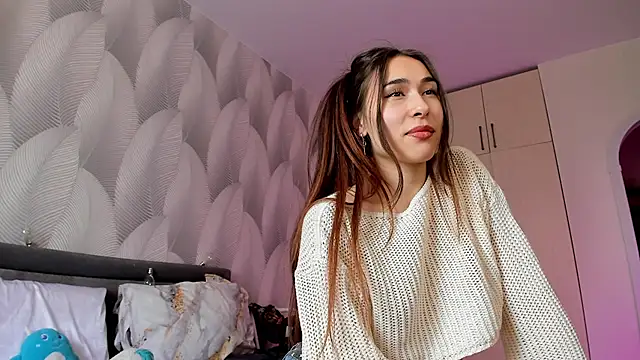 Snapshot of Bambiii_bby chatting on 01-16-25, 05:11 Bambiii bby online show from 01-16-25, 05:11