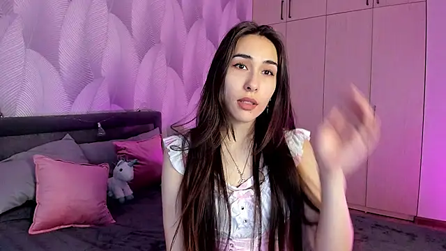 Snapshot of Bambiii_bby chatting on 02-06-25, 02:11 Bambiii bby online show from 02-06-25, 02:11