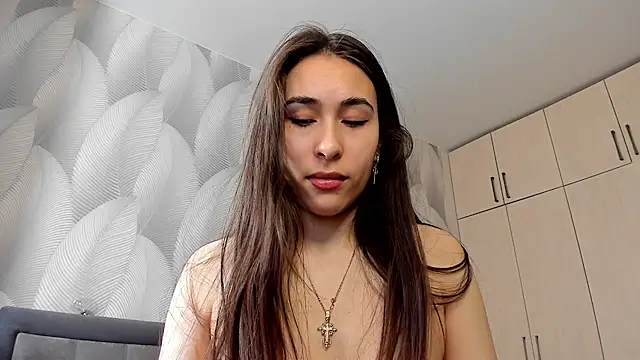 Snapshot of Bambiii_bby chatting on 02-17-25, 06:42 Bambiii bby online show from 02-17-25, 06:42