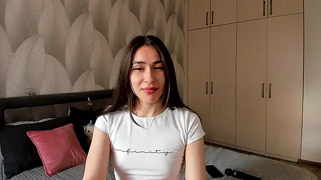 Snapshot of Bambiii_bby chatting on 02-21-25, 03:34 Bambiii bby online show from 02-21-25, 03:34